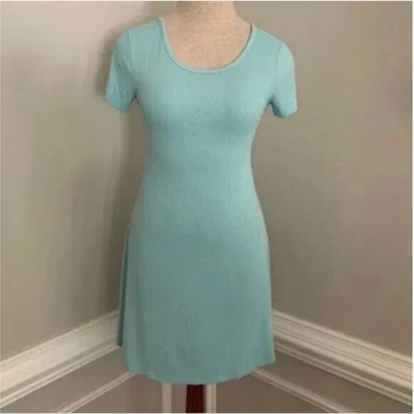 Forever 21 Dresses & Skirts - Forever 21 Fit and Flare Seafoam Green Dress Size Small